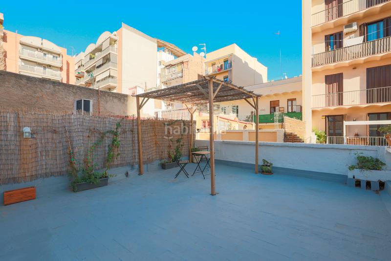 Foto 456dd218-f9b5-469a-b43d-9b21b6b2cbfa. Casa preciosa esquinera casa en clot en El Clot Barcelona