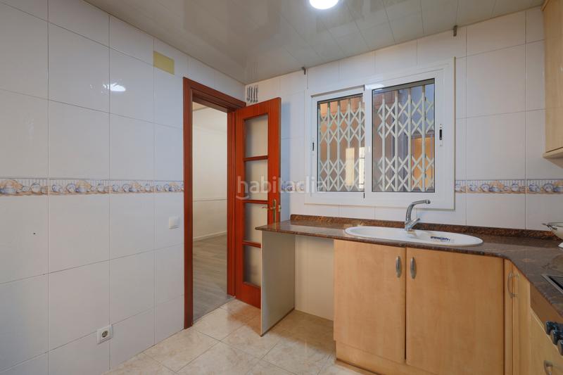 Foto 86827e28-7f37-4021-ab8d-d099a5ea948f. Casa preciosa esquinera casa en clot en El Clot Barcelona