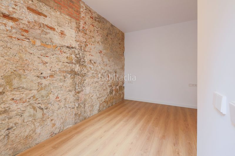 Foto 00fe60af-72f8-4aa4-846d-0a49fce12541. Erdgeschoss mit heizung in Centre Badalona