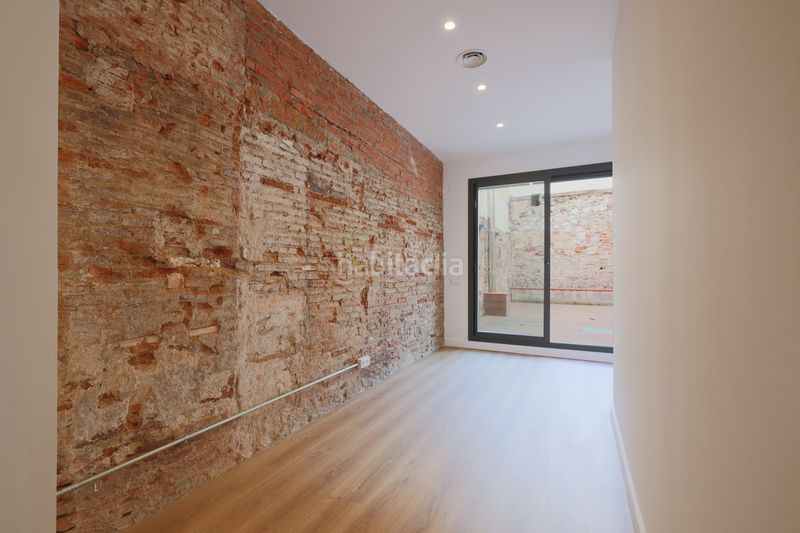 Foto 3adcff18-9df6-4db0-aba5-243f8eb7127f. Erdgeschoss mit heizung in Centre Badalona