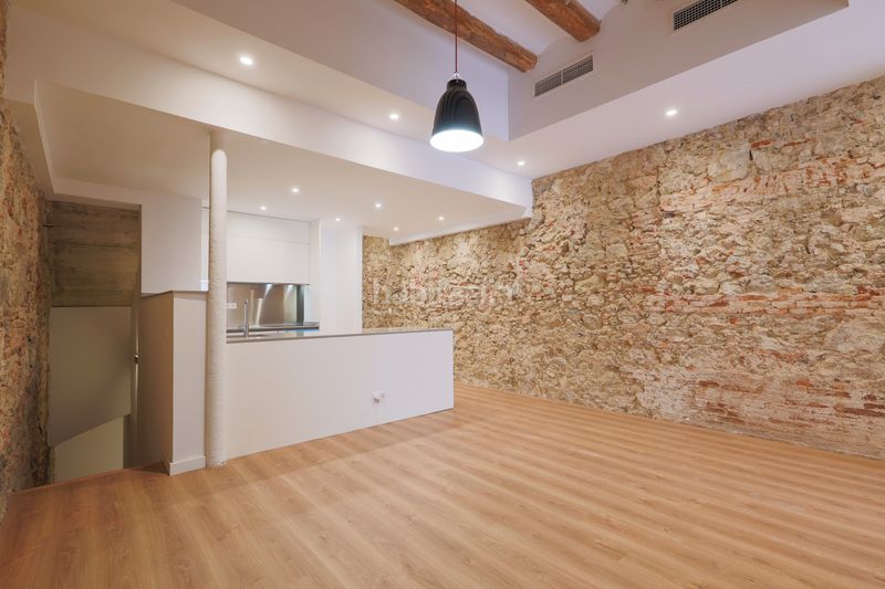 Foto 6cc84646-df64-4596-84cb-280e8d36b4c7. Erdgeschoss mit heizung in Centre Badalona