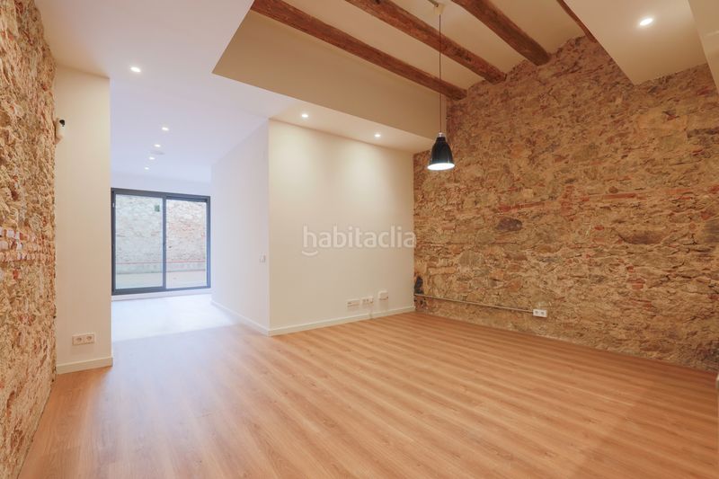 Foto a60fb06a-9627-4bca-9c10-06390761c34b. Erdgeschoss mit heizung in Centre Badalona