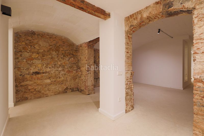 Foto cc8f5c44-3592-4992-81f8-f24c89be51a3. Erdgeschoss mit heizung in Centre Badalona