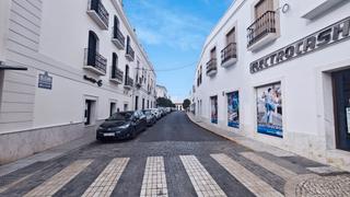 Piso  Calle reyes católicos. ¡¡ vivo estudio vende en exclusiva !!