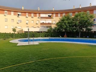 Pis a Nueva Alcalá. Piso con piscina de tres dormitorios y dos baños