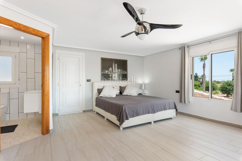 Foto d283e16e-504b-4773-974f-9892ebc6d6f1. Casa a Catral