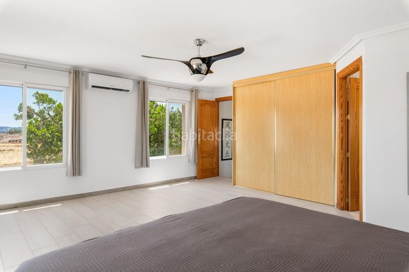Foto d80d7a94-5887-49c6-b263-cdcead1d40e0. Casa a Catral