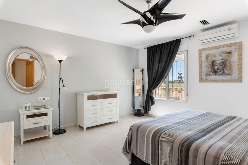 Foto d90f767f-6bfc-4fc1-b96f-0233386f9c71. Casa a Catral