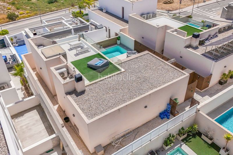 Foto c696a79a-6695-4735-ad51-f0e6e310a58f. Xalet amb piscina a Benijófar