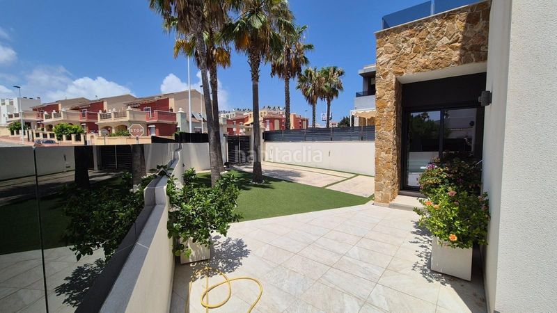 Foto 67f684ea-bbed-4875-ab37-02781d2fbf44. Chalet en Torreblanca Torrevieja