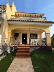 Maison jumelée à Doña Pepa