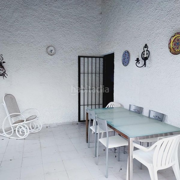 Foto ca0bd120-37b4-4654-be1a-22e77df6e975. Xalet amb aparcament a Punta Prima Orihuela