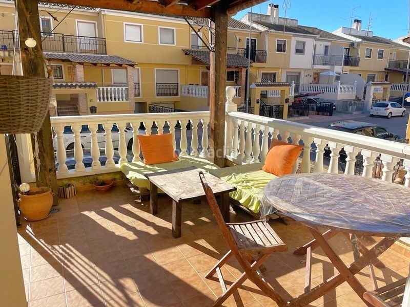 Foto 8f298f3e-a53f-4040-a0ea-08f1cece4205. Casa amb aparcament a Catral