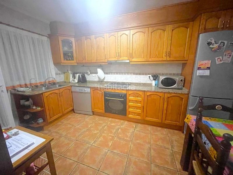 Foto c0917b2f-456c-49a6-a379-5dc869d2ce0b. Casa amb aparcament a Catral