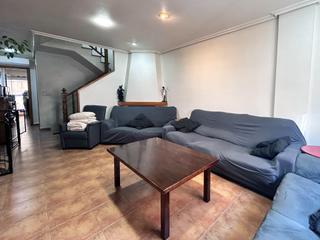 Casa aparellada a Las Bayas