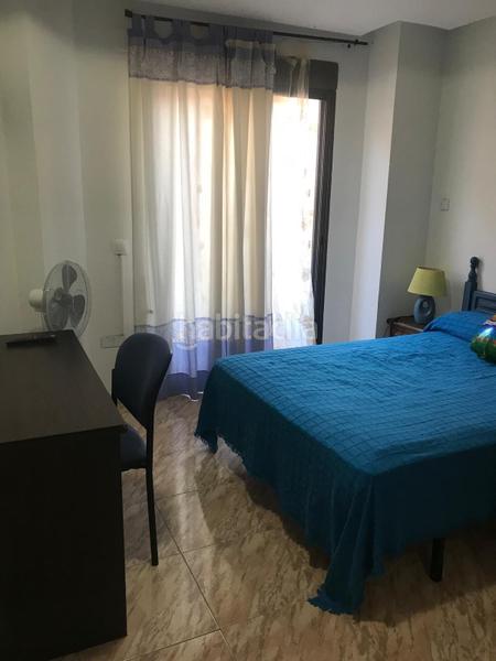 Foto b4d529c8-a606-4961-92dd-4b660b071c69. Edificio in San Antón Alicante