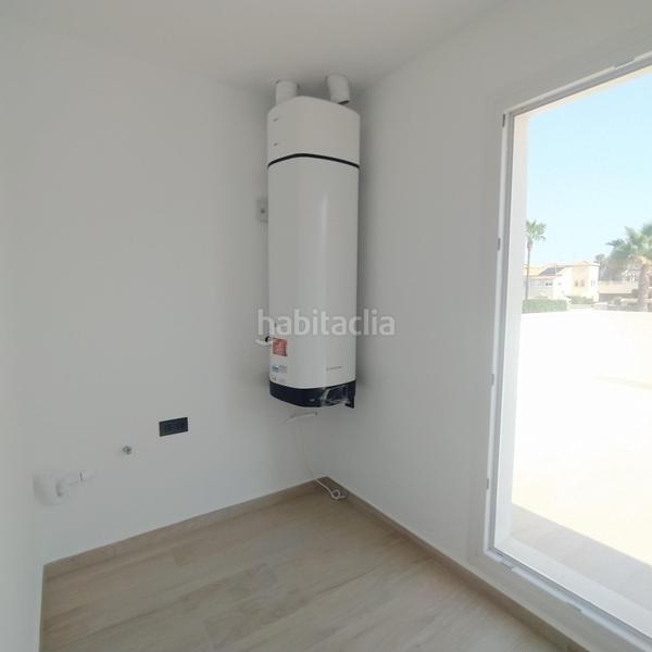 Foto 2f765c4e-c7c1-4cdf-87a1-d00b6ec0d946. Xalet amb piscina a Aguas Nuevas Torrevieja