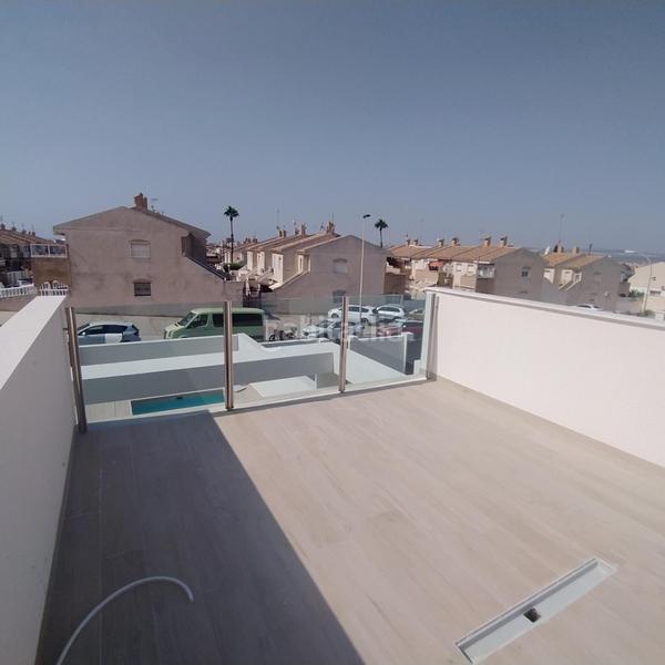 Foto 8a36706a-31ca-4388-aa0e-091fc2e23006. Xalet amb piscina a Aguas Nuevas Torrevieja