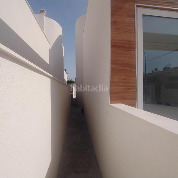 Foto 9ac147eb-232e-4c70-a014-f744e997ac16. Xalet amb piscina a Aguas Nuevas Torrevieja