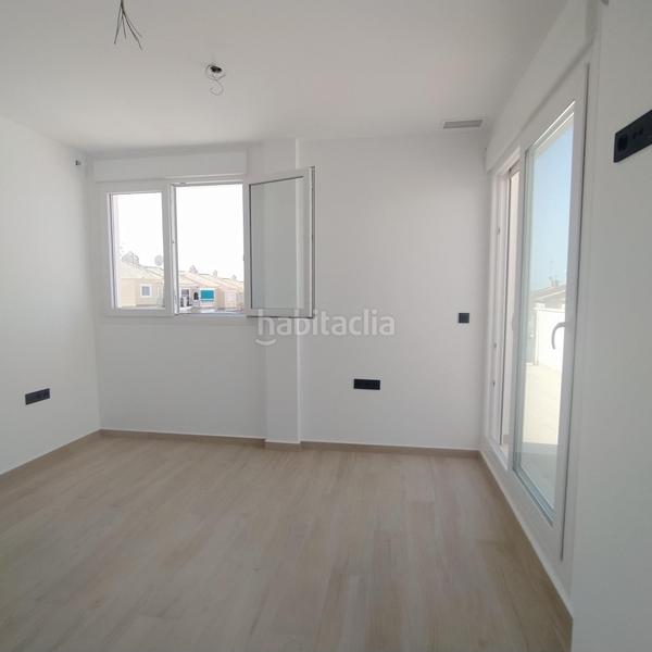 Foto be761ee5-7dcc-4d3e-a836-04f3da3b9cb9. Xalet amb piscina a Aguas Nuevas Torrevieja