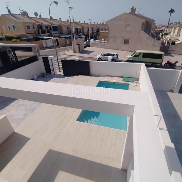 Foto d6cba31c-50ba-45e8-9e29-727a1d831153. Xalet amb piscina a Aguas Nuevas Torrevieja