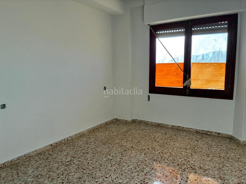 Foto 24d7e742-f40c-4bb3-872f-389025c00a40. Pis a Catral