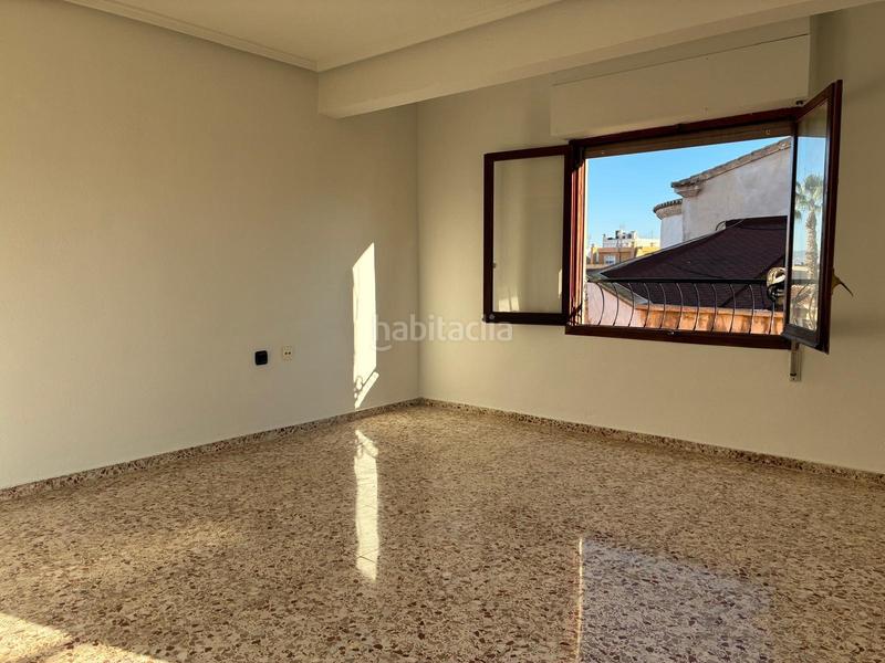 Foto 4864c941-6a9e-4f27-8f9c-bdf9c0df7d07. Pis a Catral