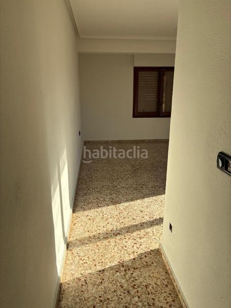 Foto aeb33090-ea5d-4296-84d9-4044f888a1cd. Pis a Catral