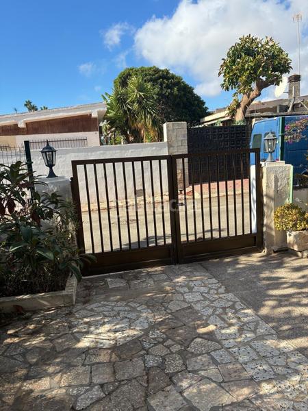 Foto e49b9c83-e460-40b1-ba66-4256ac57a89f. Chalet mit parking pool in Zona los Frutales Torrevieja