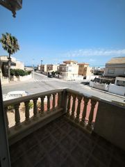 Maison à Zona los Frutales. Espectacular chalet dúplex en esquina en segunda línea del mar!