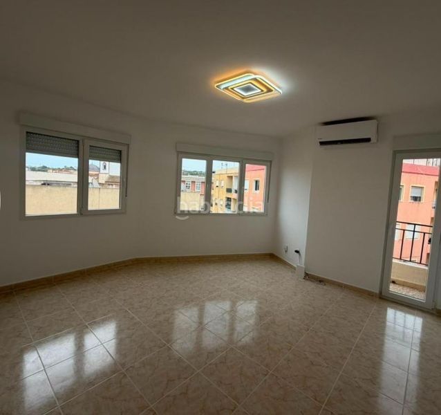 Foto f0d01ec7-6f3e-4b6b-8d8d-5bc1c04c7cb0. Pis a Centro Rojales