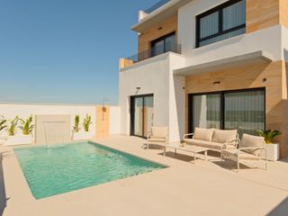 Chalet à Benijófar. New build detached villas with private pool in benijófar, costa
