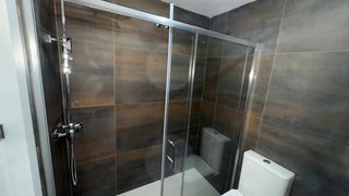 Casa a El Molino. Espectacular bungalow adosado reformado con jardín, piscina y zo