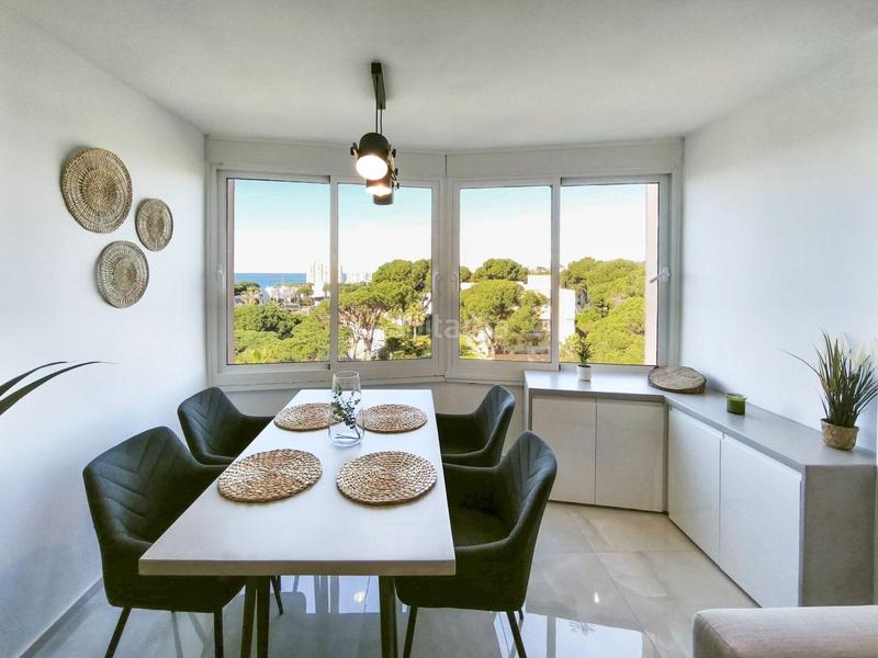Foto a050d507-a62d-42c0-be3e-eb557a8c4e7f. Apartamento en calle olivo de calypso 13 vistas directas al mar costa! piso reformado a nuevo lujo, comodidad y tecnologia! en Mijas