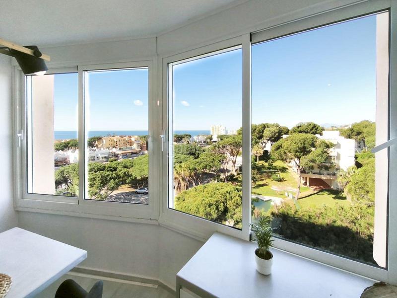 Foto e33c06a7-fd95-4c5f-846d-d23fafe1c601. Apartamento en calle olivo de calypso 13 vistas directas al mar costa! piso reformado a nuevo lujo, comodidad y tecnologia! en Mijas