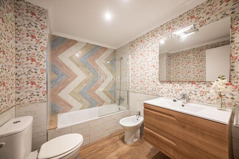 Foto abeaca53-40b3-43ef-8f96-0df8825e543c. Piso amplio piso en venta con terraza y parking en las lagunas en Mijas