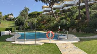 Lloguer Apartament  Calle calle josé orbaneja de calahonda, 38. Apartamento en alquiler en calahonda con terraza y vistas al gol