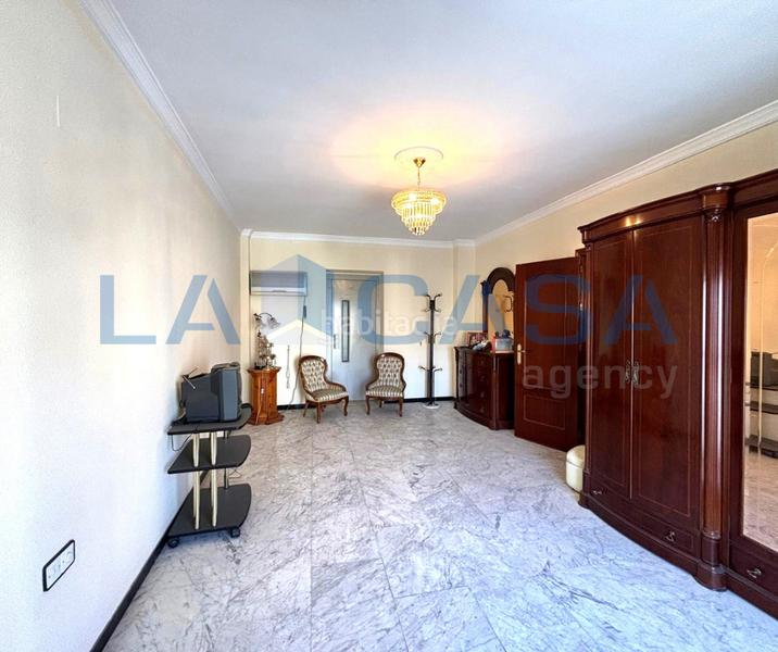 Foto 12095cd8-2c1a-4492-8970-3bd2d03499eb. Casa amb aparcament a San Carlos - San José Sevilla