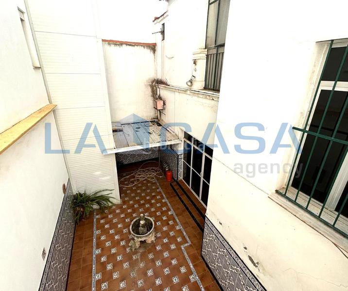 Foto ffb05695-b7e7-4c93-9bcc-56f5579d87f1. Casa amb aparcament a San Carlos - San José Sevilla