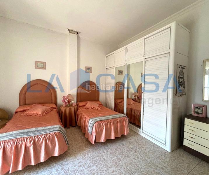 Foto e97b3181-d123-4598-b61d-7eed7c5f174a. Haus mit parking in San Carlos - San José Sevilla