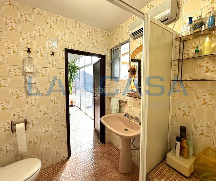 Foto 35434388-44b3-4cdf-a801-ae877ad822e0. House with parking in San Carlos - San José Sevilla