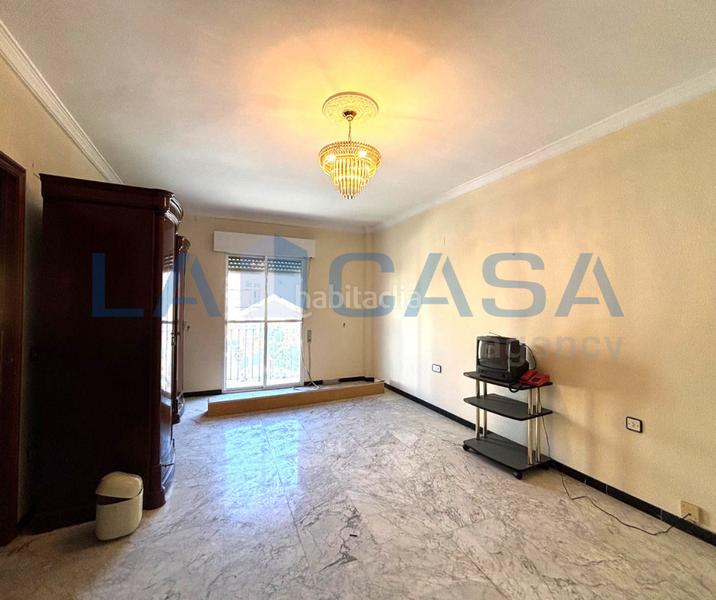 Foto 5651b1d5-b133-48aa-94dd-a0127b431d12. House with parking in San Carlos - San José Sevilla