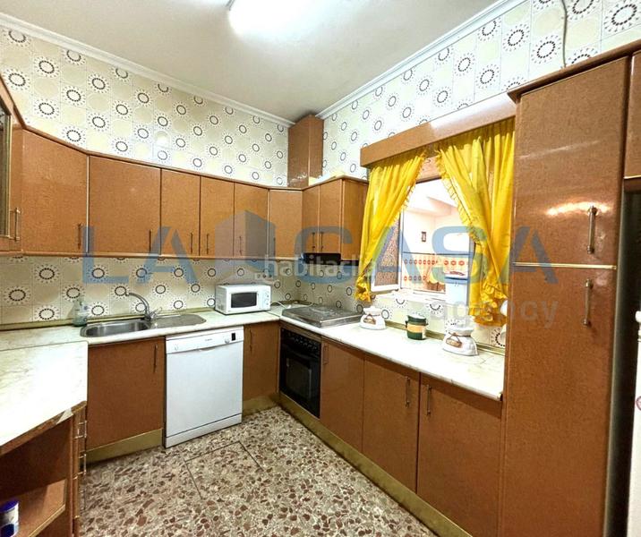 Foto 6040d0ca-9097-42b0-a67e-128efe39412f. Maison avec parking dans San Carlos - San José Sevilla