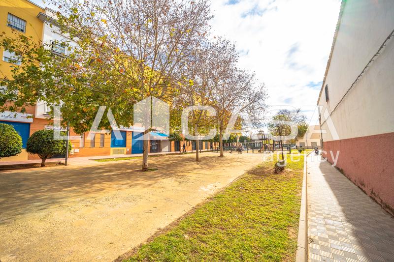 Foto a3ac87e6-a49c-4a0d-83c7-1dc190029980. Casa con parcheggio in Centro - Doña Mercedes Dos Hermanas