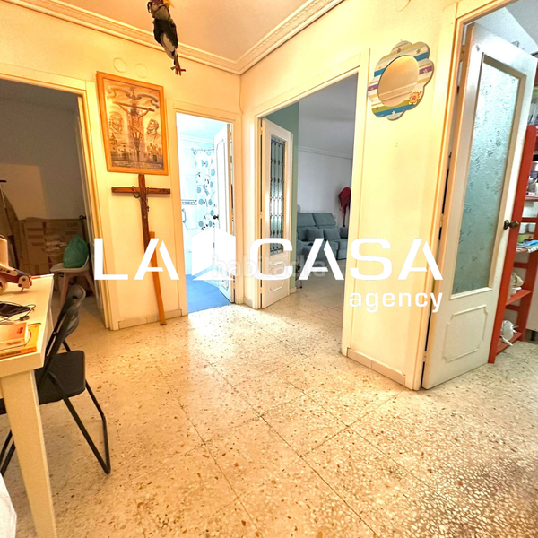 Foto 63ac7c7a-36c3-43e3-87a3-a19e56b44972. Appartement avec parking dans San Julián Sevilla