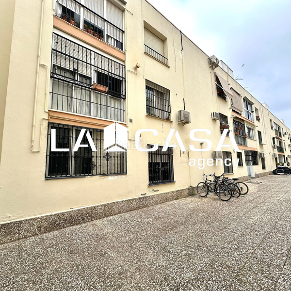 Foto 899f3561-57a3-41d4-ad05-cb4395b30f82. Appartement avec parking dans San Julián Sevilla