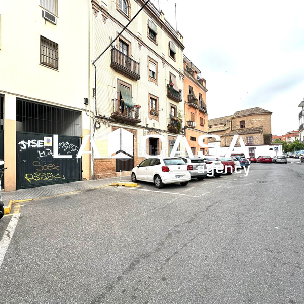 Foto a7945b38-bcf4-476f-a416-1f1bb31da346. Flat with parking in San Julián Sevilla