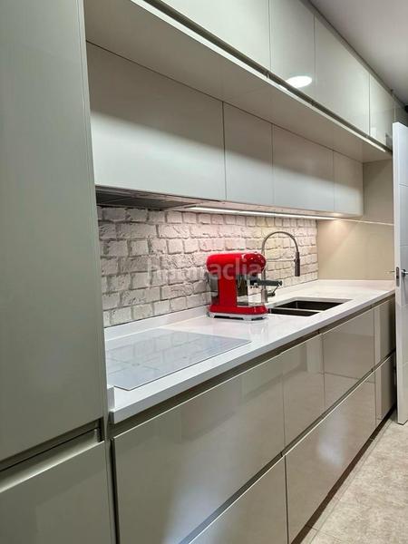 Foto 99fcb7b2-e7d9-4c13-835a-bef306d0a40a. Piso en Legazpi Madrid