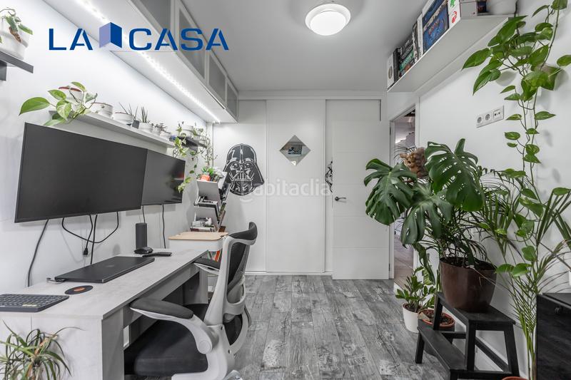 Foto a38dfef3-16f5-4252-b5df-92e3bb6b2258. Piso en Valdeacederas Madrid