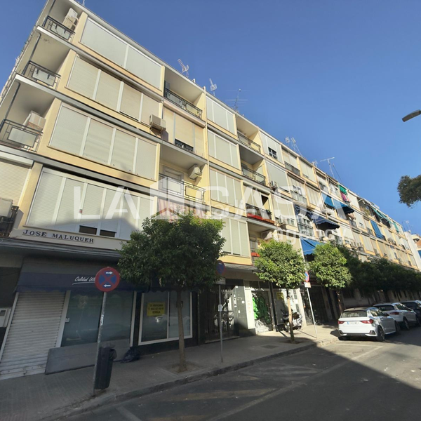 Foto 80878274-ee6b-47a0-b13c-ec3b6413f556. Piso en Cruz Roja Sevilla